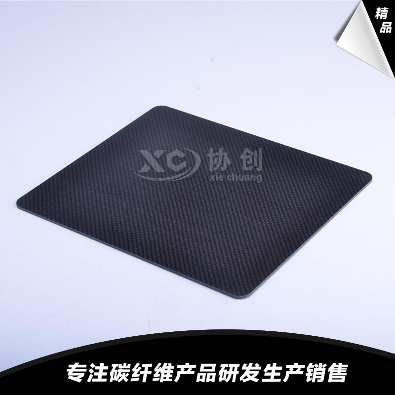 碳纖維原材料做成的汽車零部件具備顯著的優(yōu)點(diǎn)！